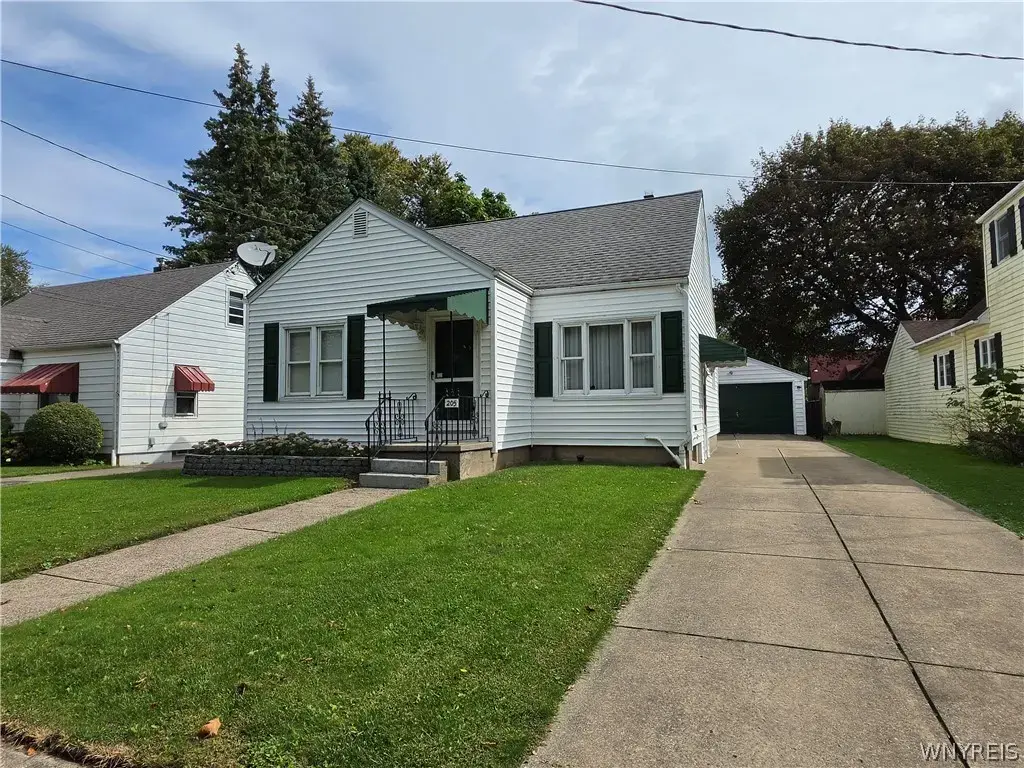 205 67th Street, Niagara Falls