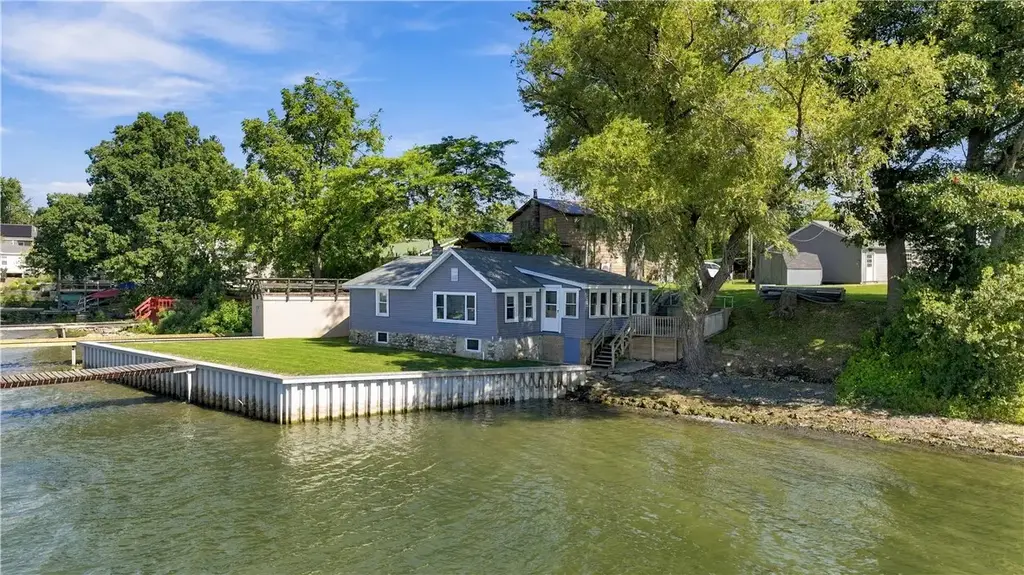 4724 E Lake Road, Varick