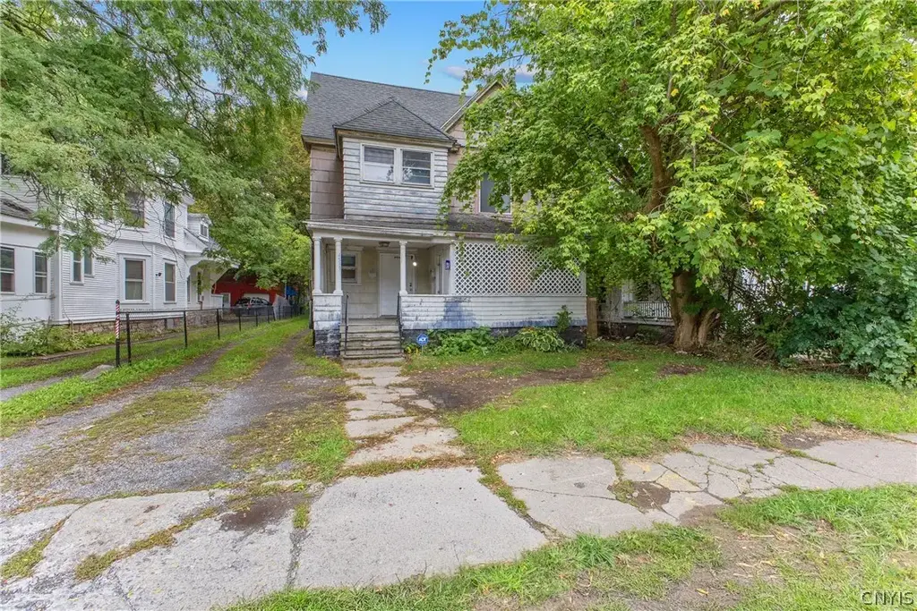 4519 S Salina Street, Syracuse