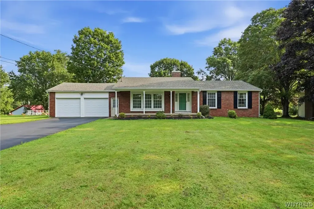 531 Stolle Road, Elma