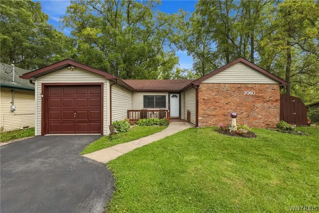 7060 Tonawanda Creek Road, Lockport Town
