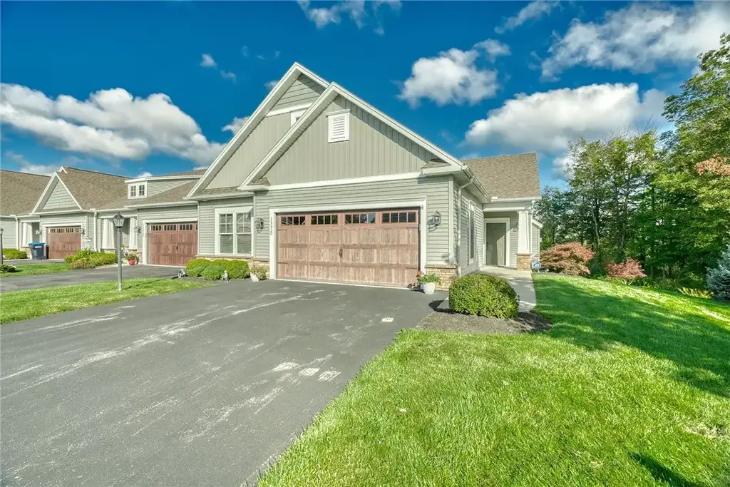 1375 Ashwood Lane, Victor