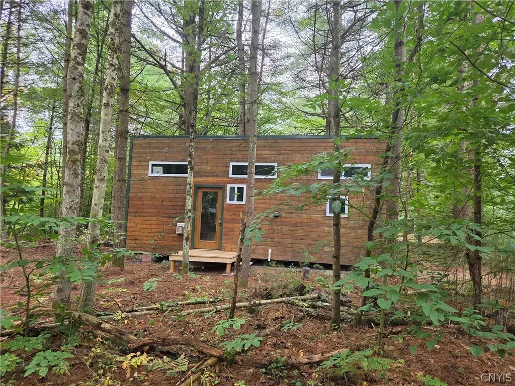7421 Lustyik Road, Watson