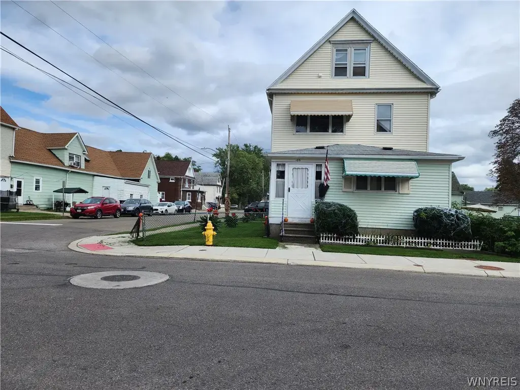 186 Center Street, Lackawanna