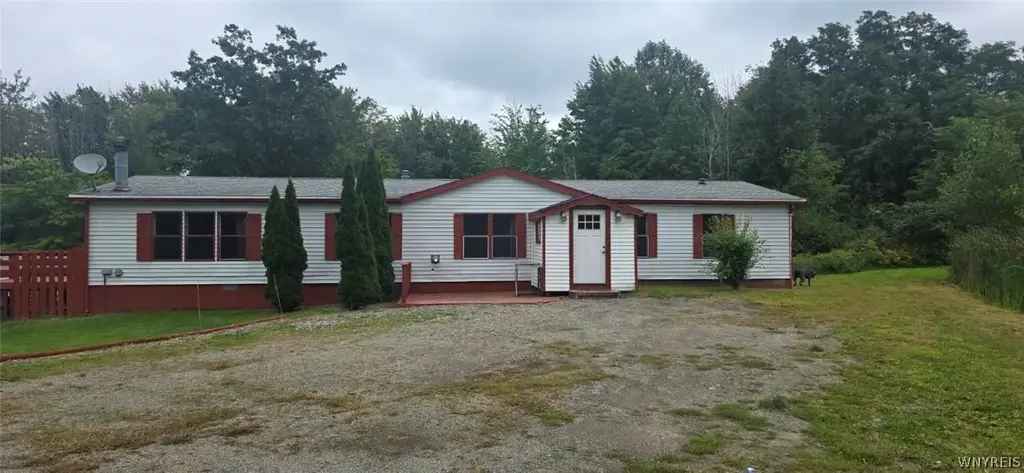8940 Harmon Hill Road, Pomfret
