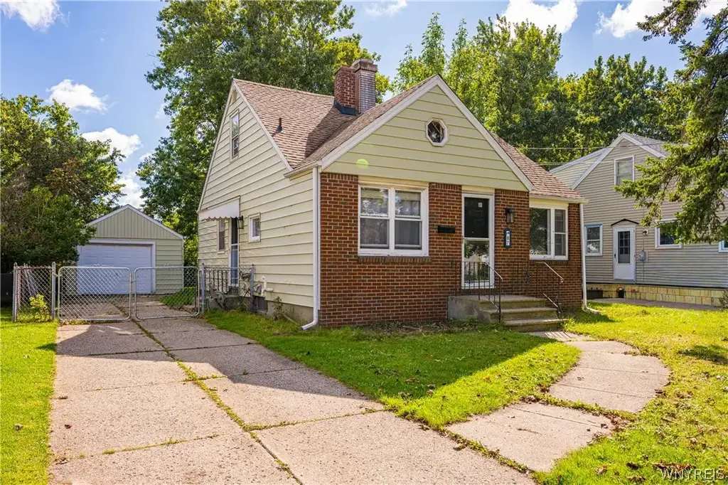 87 Wilshire Road, Cheektowaga