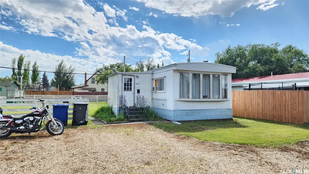 341 30th Street W, Battleford
