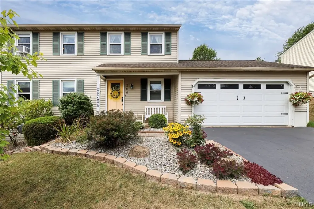 205 Sizzano, Camillus