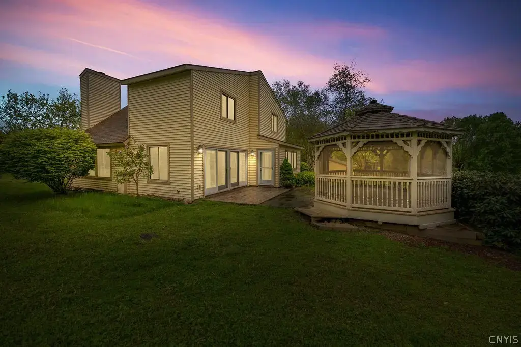 171 Crooked Lake Road, Tully