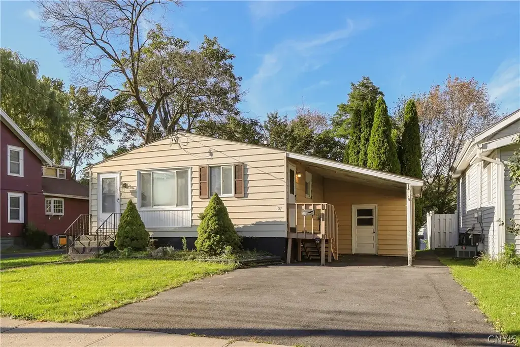 107 E Irving Street, DeWitt
