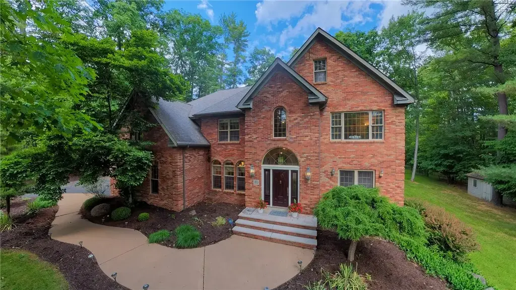 10 Linden Lane, Erwin