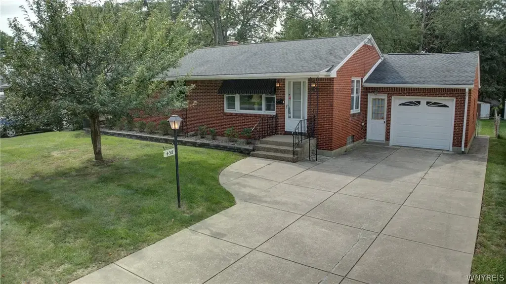 438 Robert Drive, North Tonawanda