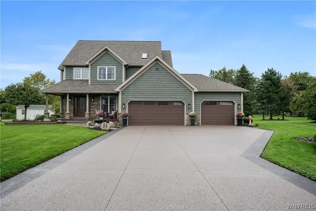 3787 Colin Court, Wheatfield