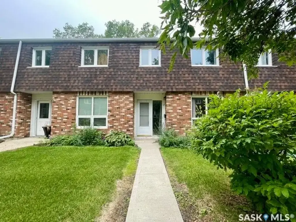 51 Spruceview Road, Regina