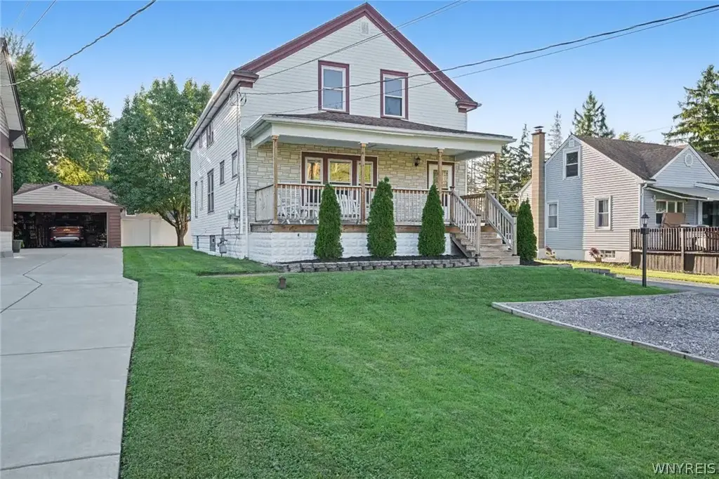 4812 Bay View Road, Hamburg