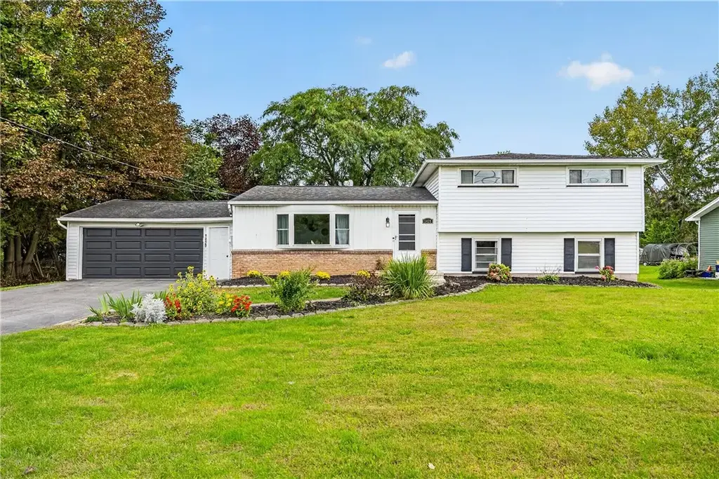 1439 Creek Street, Penfield