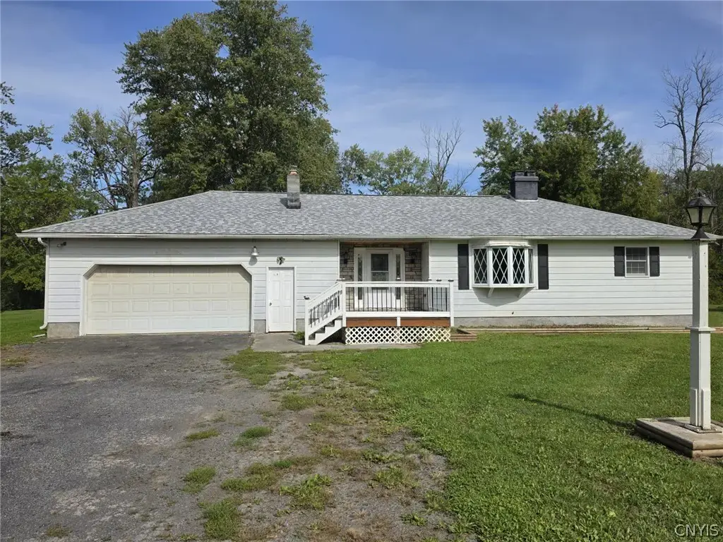 1041 Old State Route 31, Elbridge