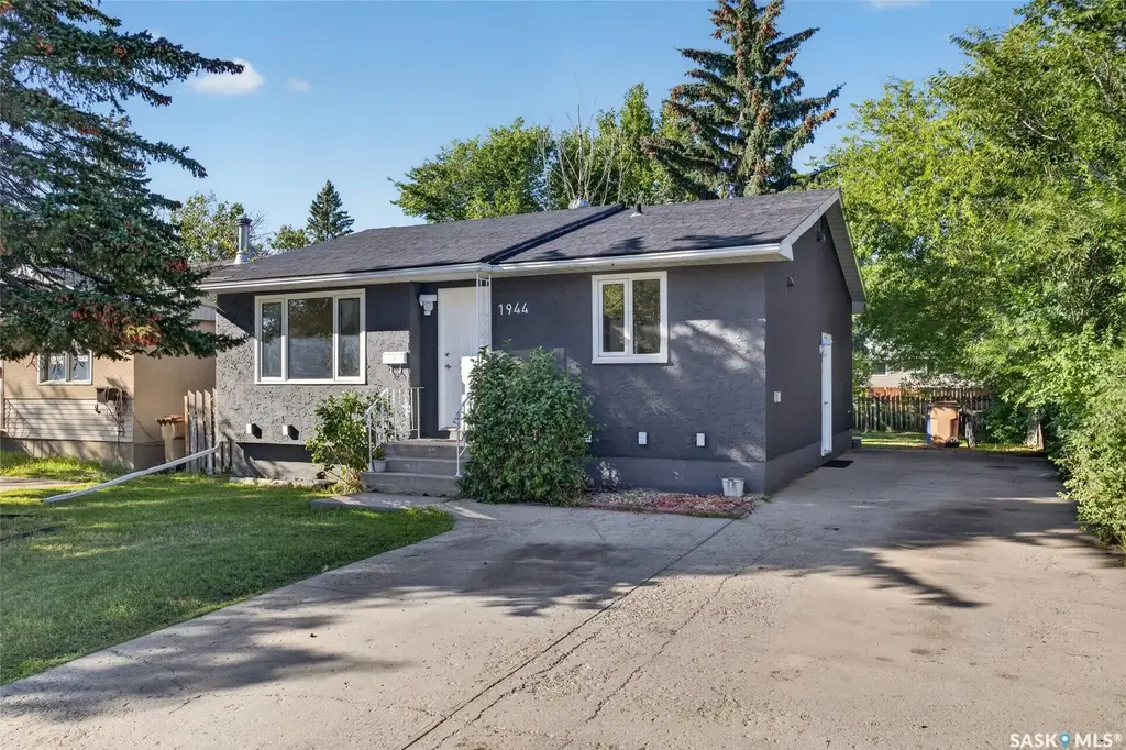 1944 Dewdney Avenue, Regina