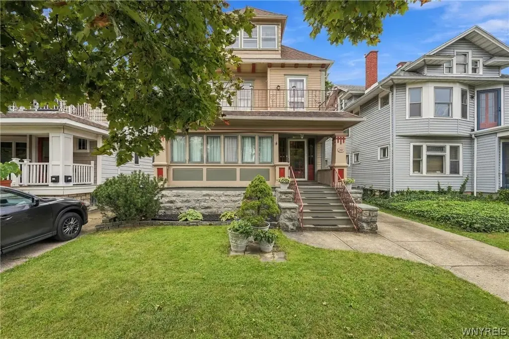 344 Bedford Avenue, Buffalo