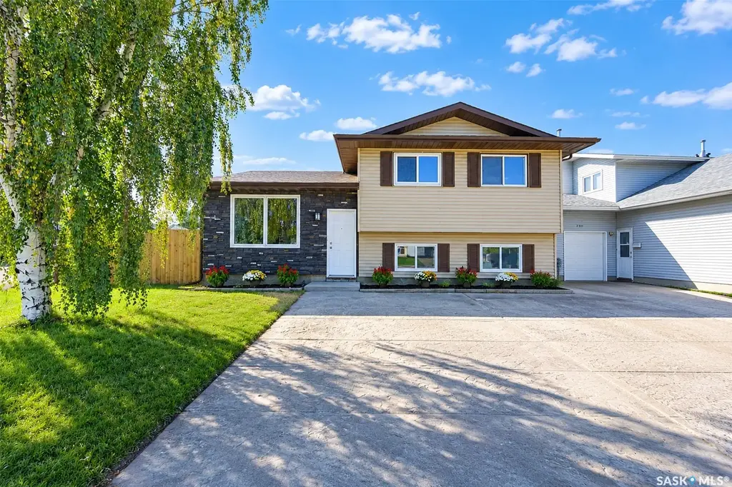734 Sherry Way, Saskatoon