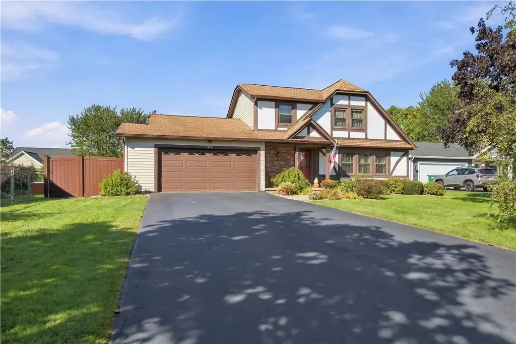 418 Crosby Lane, Greece