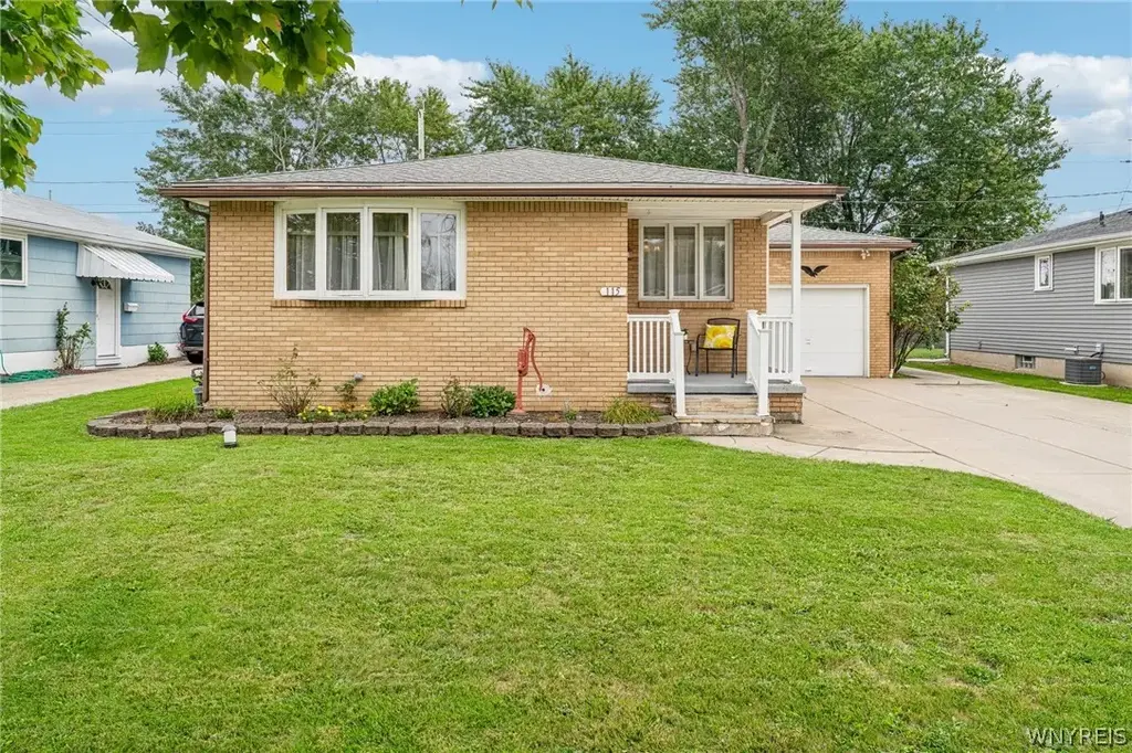 115 Madaline Lane, Cheektowaga