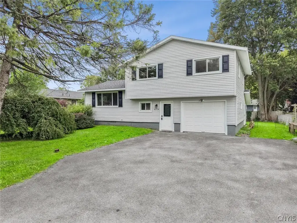 4114 Wetzel Road, Clay