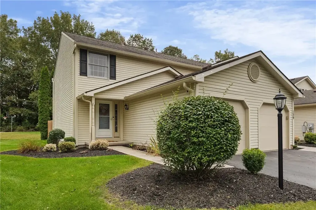 141 Courtshire Lane, Penfield
