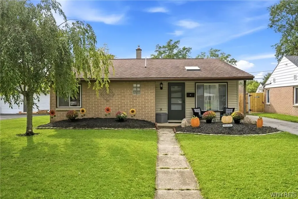 29 Parkdale Drive, Lancaster