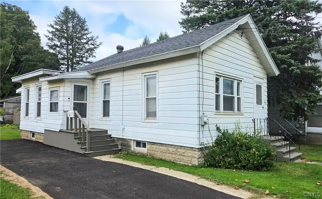 145 E Utica Street, Oswego