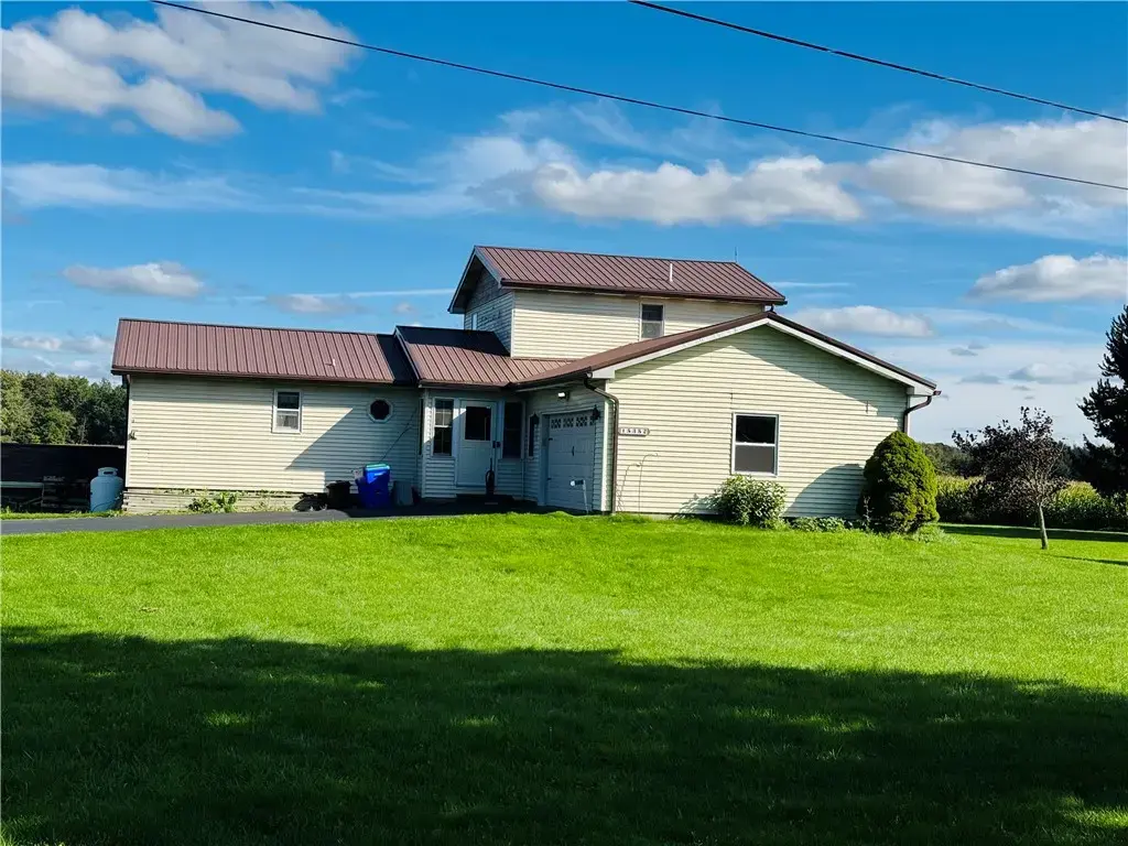 15352 E Barre Road, Barre