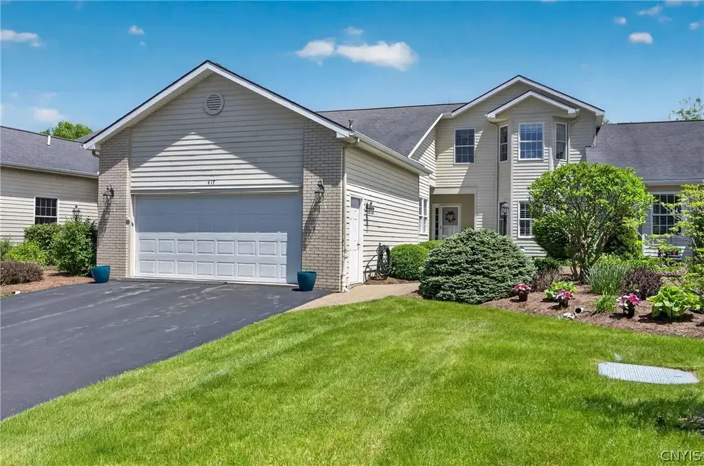 417 Briar Brook Run, Manlius