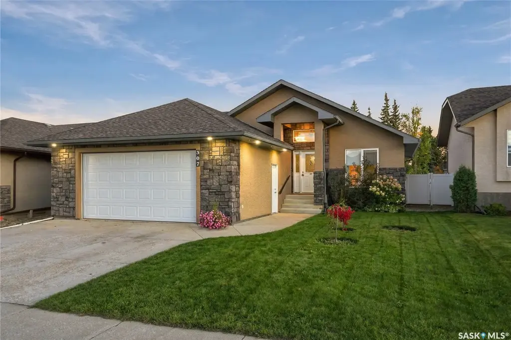 307 Faldo Crescent, Warman