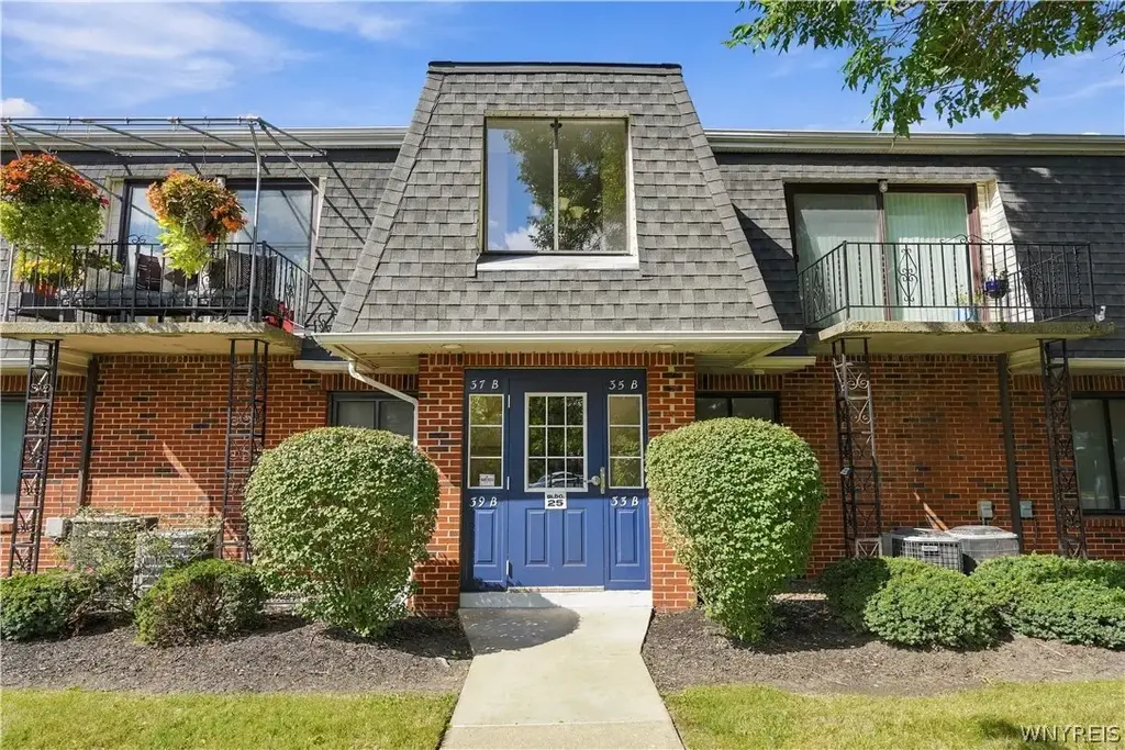 37 B Foxberry Drive, Amherst