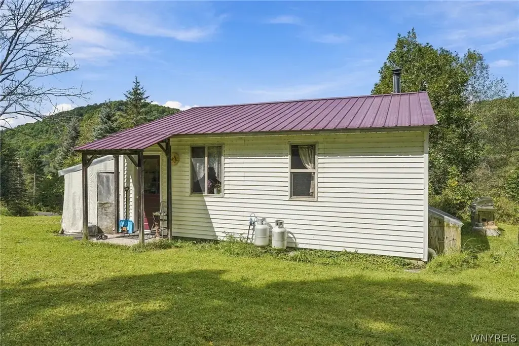 3438 County Road 6, Clarksville