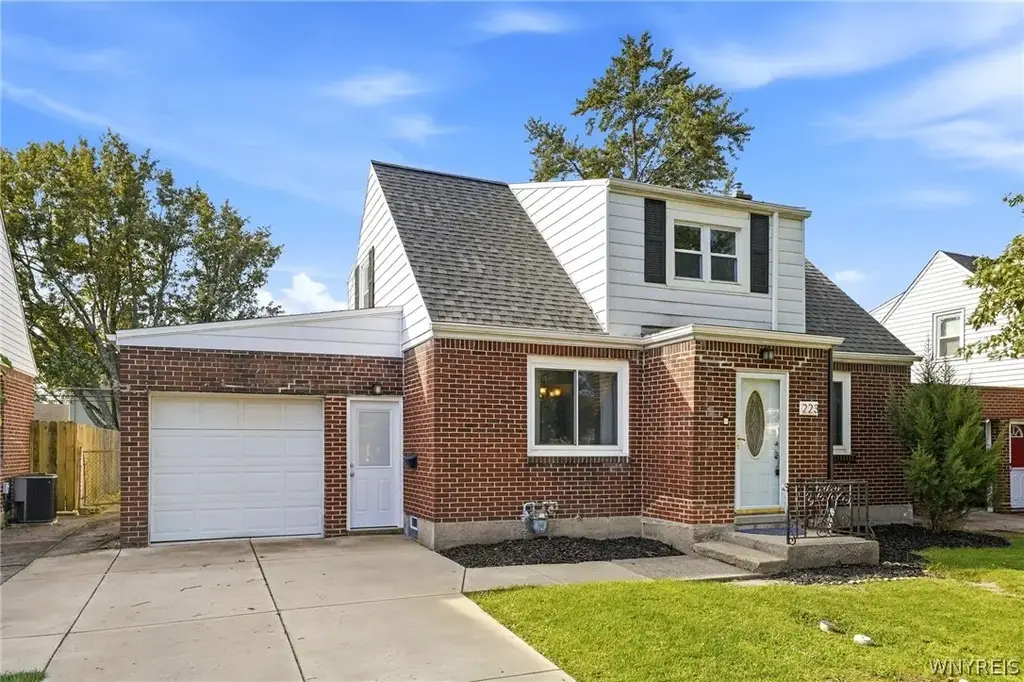 223 Paramount Parkway, Tonawanda