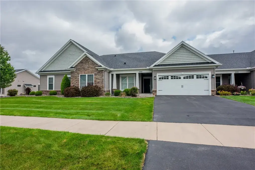 1068 Creek Field Drive, Webster