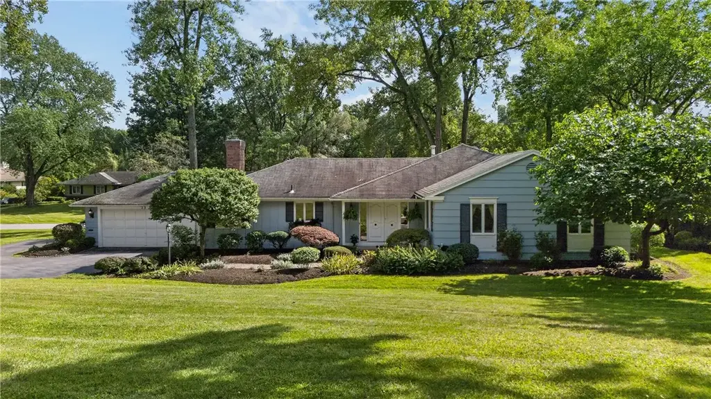 23 N Country Club Drive, Pittsford