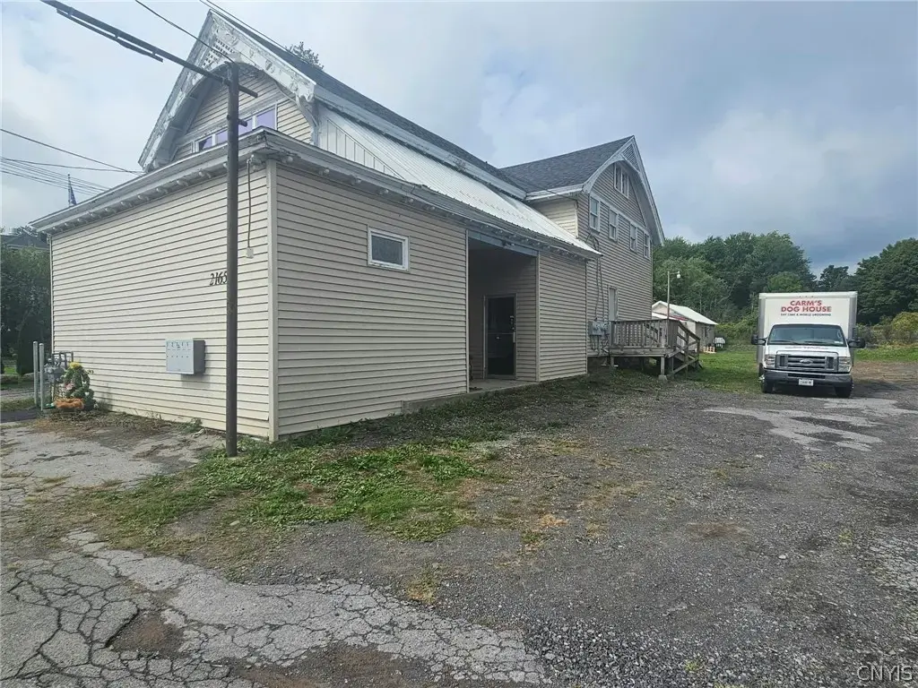 2165 County Route 12, Hastings