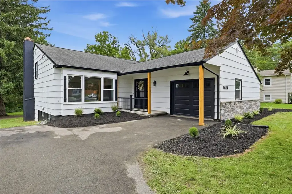 1747 Scribner Road, Penfield