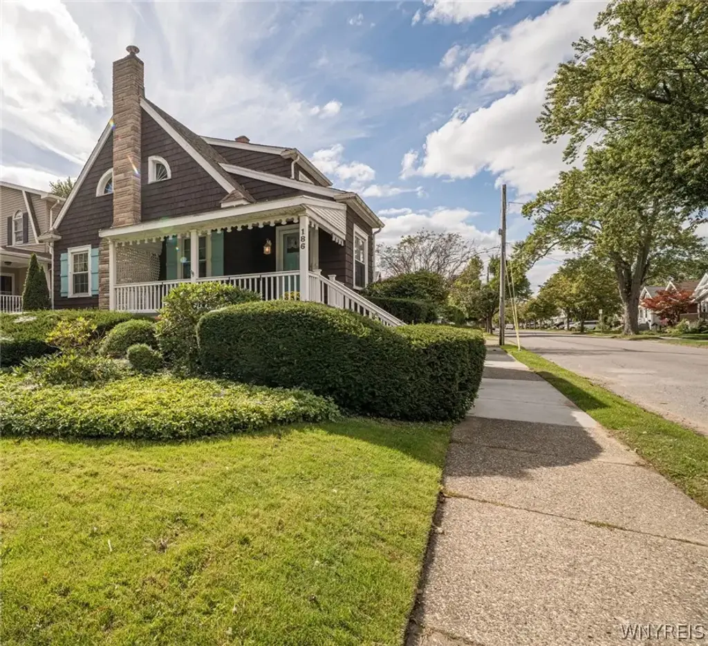 186 Mckinley Parkway, Buffalo