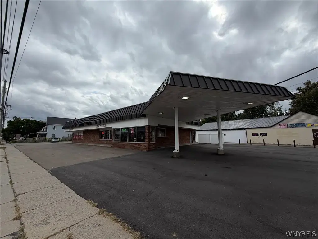 414 West Avenue, Lockport City