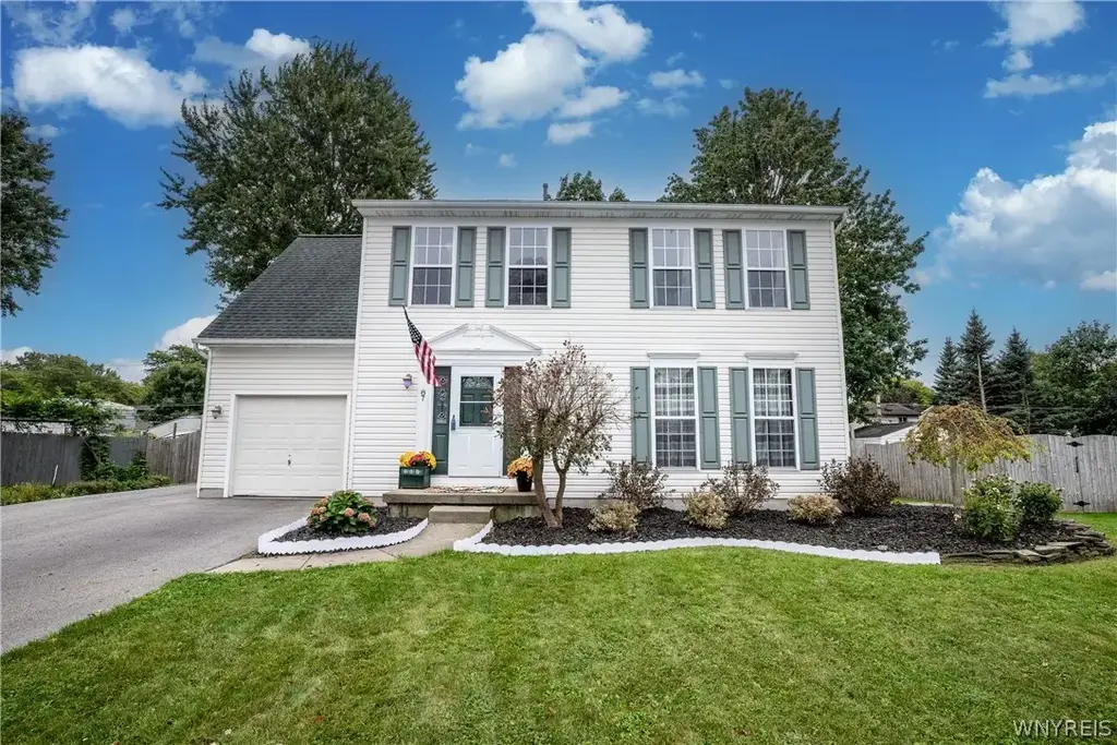 87 Azure Pine Court, Amherst