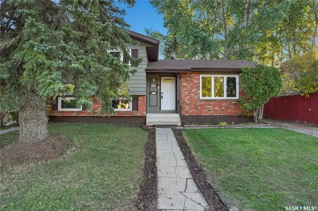 3718 Taylor Street E, Saskatoon