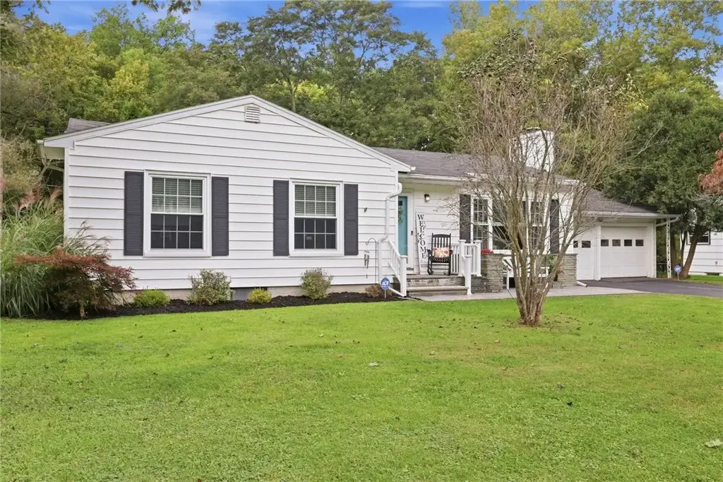 103 Brook Road, Pittsford