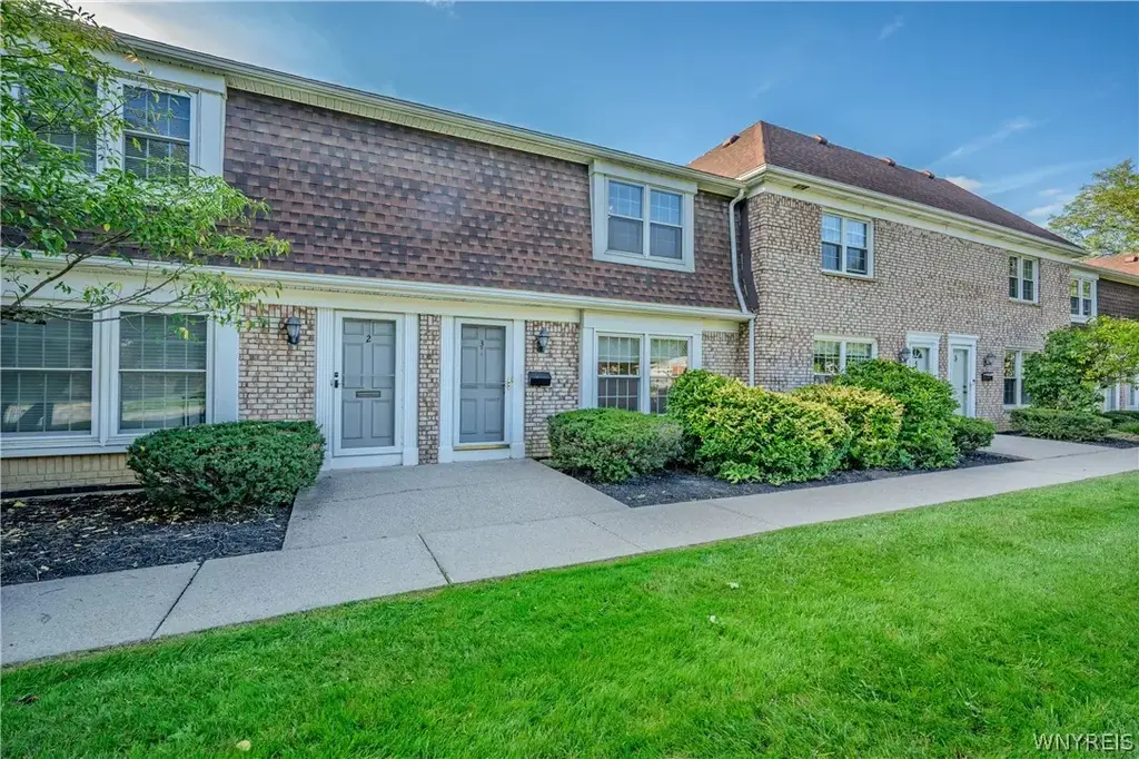105 Carriage Drive # 3, Orchard Park