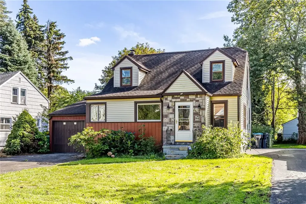 909 Whitlock Road, Irondequoit