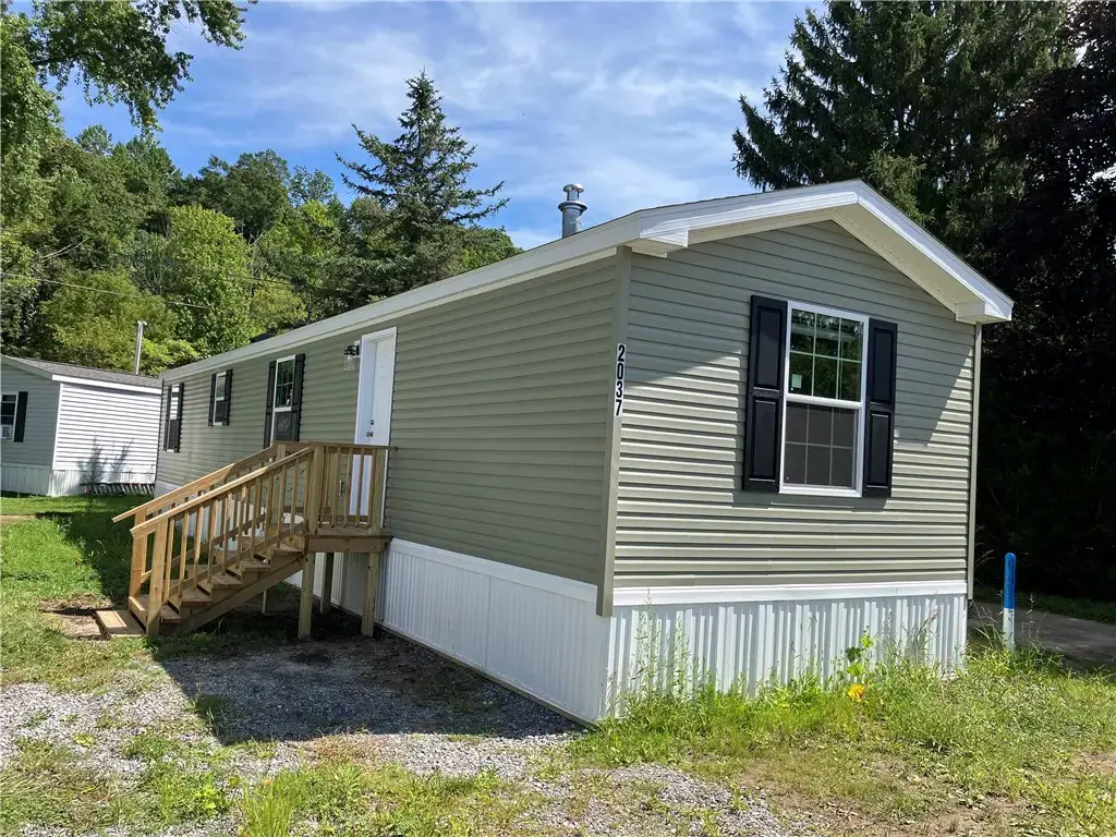 2037 Hemstreet Road, Marilla