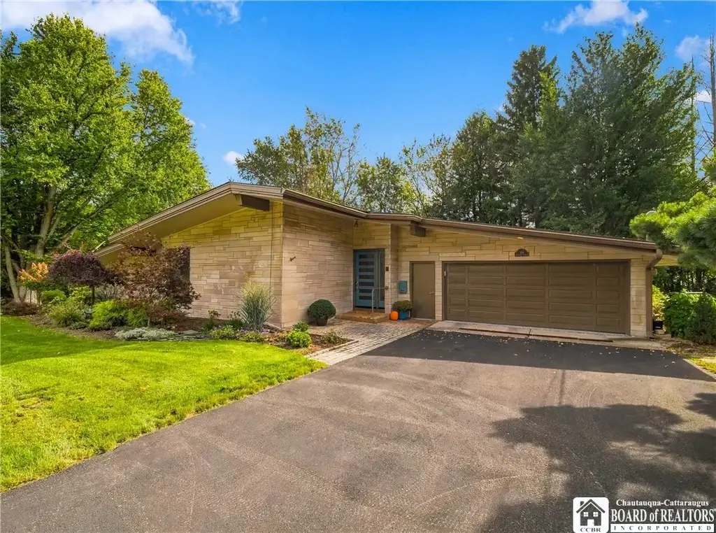 110 Pleasantview Drive, Jamestown