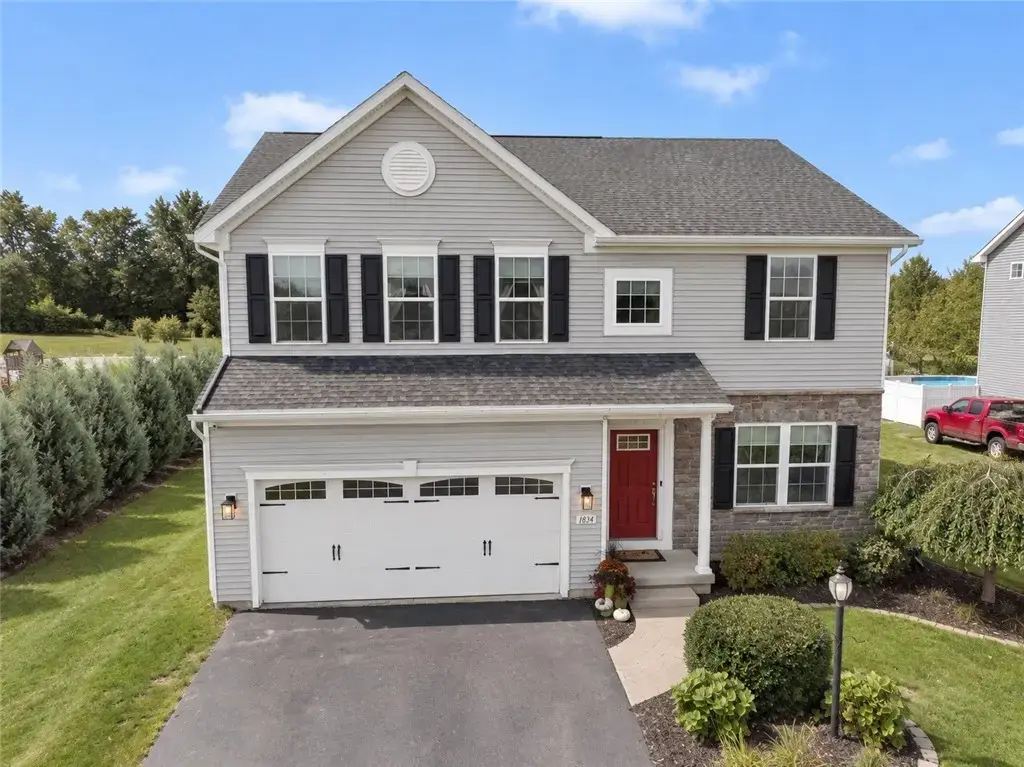 1834 Halesworth Lane, Webster